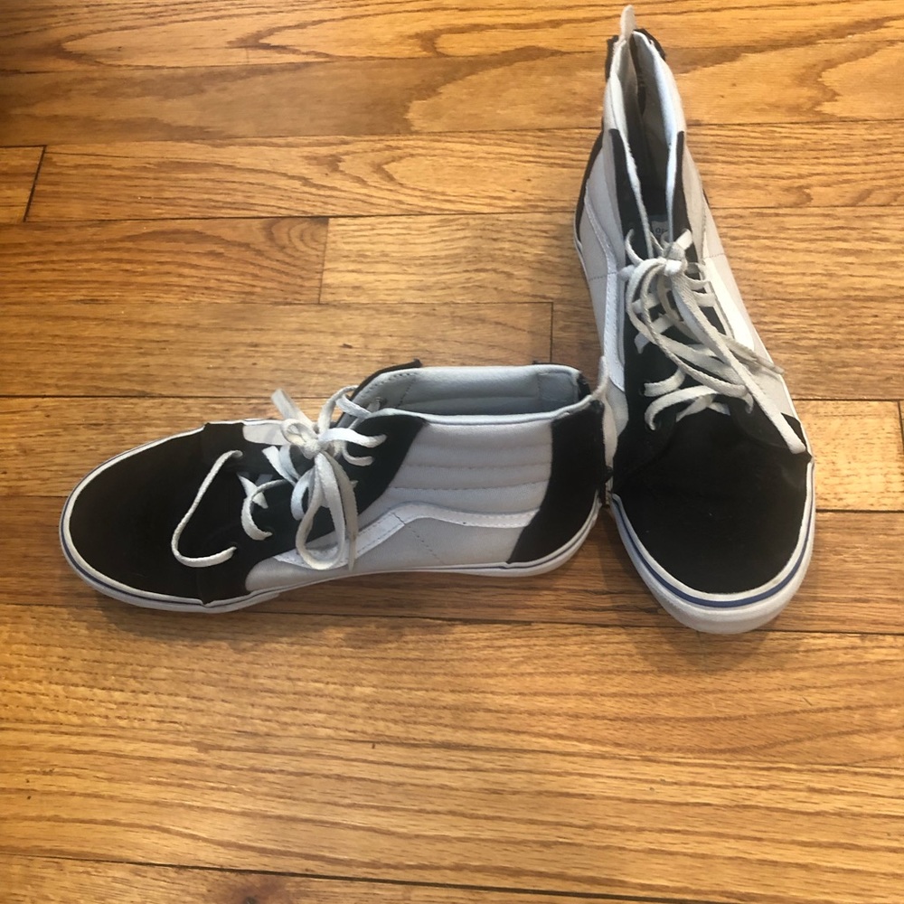 Boys Vans Hi Tops size 5.5 black/grey
